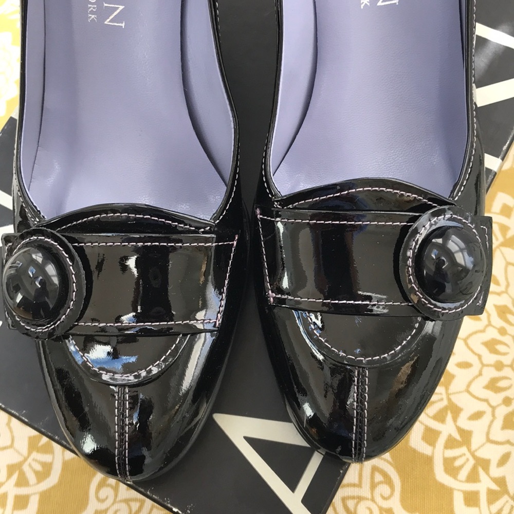 Womens Anne Klein Patent Black Heels 9N EUC - Picture 2 of 5